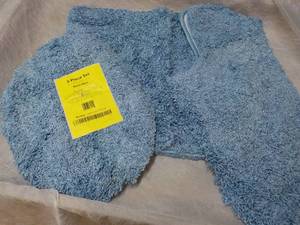lot 15 image: 3 pc Basin Blue Bath Rug Set new b...