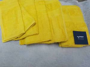 lot 16 image: My Trident Soft Comfort 6 pc Towel ...