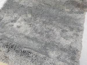 lot 28 image: Liz Claiborne 24 x 60 Bath Runner...