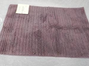 lot 30 image: Linden 17 x 24 Bath Rug...
