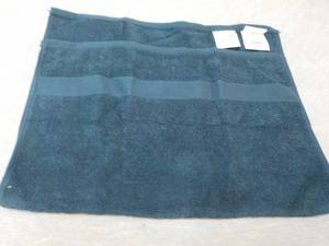 lot 35 image: Fieldcrest Heritage Hand Towel 20 x...