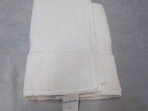 lot 67 image: Linum Home Bath 30 x 56 made in T...