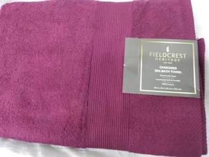 lot 88 image: Fieldcrest Heritage Oversized Spa B...