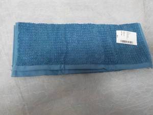 lot 91 image: Home Expressions Hand Towel...