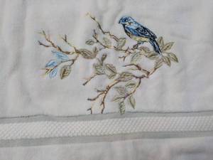 lot 93 image: Avanti Home Towel Ivory love Nest 2...