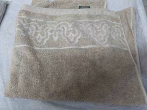 lot 97 image: Broadhaven Bath Towel...