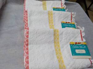 lot 147 image: Set of 3 The Pioneer Women Sculpted...