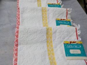 lot 149 image: Set of 3 The Pioneer Women Sculpted...