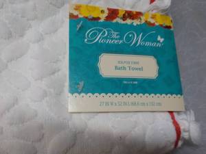 lot 150 image: Set of 3 The Pioneer Women Sculpted...