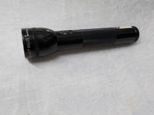 lot 157 image: Mag Lite Flash Light...