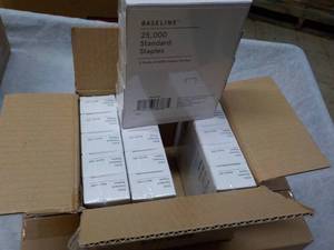 lot 185 image: Box of .25 Standard Staples 25000 ...