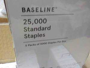 lot 186 image: Box of .25 Standard Staples 25000 ...