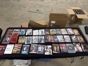 lot 0969 image: Bulk Movie DVD & Blu-ray Lot