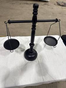 lot 0986 image: Decorative Black Balance Scale
