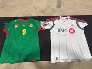 lot 0989 image: Soccer Jerseys (2)