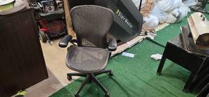lot 8 image: Office Executive Chair from a Shutdown Hotel