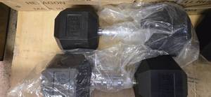 lot 87 image: Lot of a pair of 15LB Rubber Hex Dumbbell ( NEW)