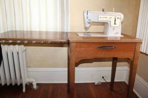Singer Sewing Machine with Mid-Century Wooden Cabinet Table