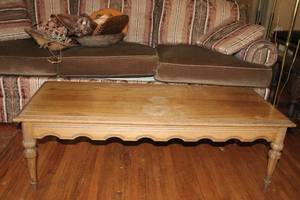lot 23 image: Rectangular Wooden Coffee Table with Carved Legs