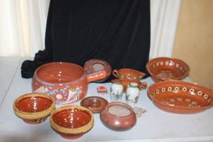 lot 27 image: Collection of El Palomar Lead-Free Mexican Pottery Bowls, Dishes, and Decor
