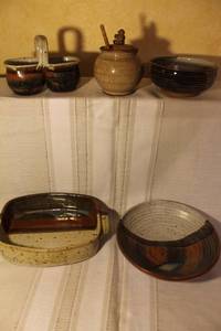 lot 33 image: Collection of 5 Handcrafted Rustic Stoneware Pottery Pieces