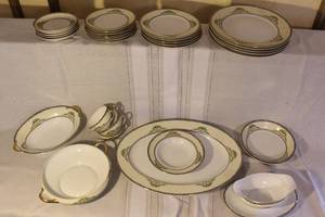 lot 61 image: Noritake Avril Japan Fine China Dinnerware Set with Serving Pieces