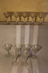 lot 64 image: Set of 11 Vintage Frosted Etched Glass Goblets