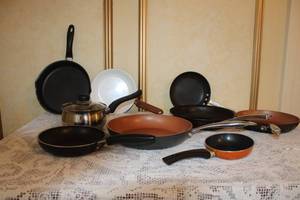 lot 69 image: Collection of Assorted Frying Pans and Saucepan with Lids