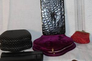 lot 149 image: Collection of Vintage Wallets and Coin Purses