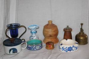 lot 161 image: Collection of Vintage Home Decor and Kitchenware Items