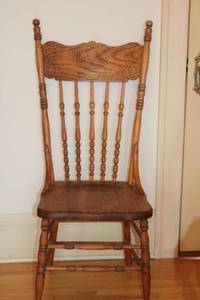 lot 162 image: Vintage Wooden Dining Chair with Ornate Carved Backrest