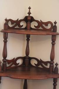 lot 178 image: Decorative 4-Tier Wooden Corner Shelf with Ornate Spindles