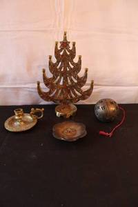 lot 206 image: Vintage Metal Candle Holder and Brass Decor Collection