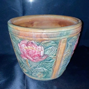 lot 335 image: Decorative Ceramic Planter with Floral Relief Design