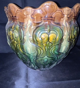 lot 336 image: Vintage Glazed Ceramic Planter with Scalloped Rim and Ornate Design