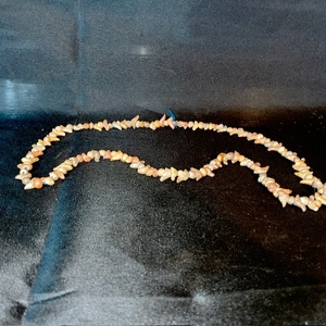 lot 351 image: Vintage Stone Chip Bead Necklace in Earth Tones