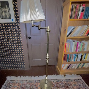lot 293 image: Collection of 4 Vintage Table and Floor Lamps with Assorted Shades
