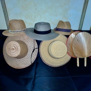 lot 352 image: Collection of 3 Straw Hats and 2 Woven Hand Fans
