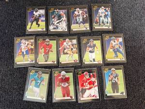 lot 6 image: 13 Nfl Football Cards