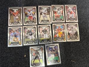 lot 9 image: 12 College Football Cards