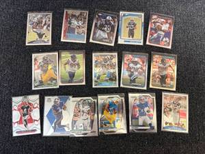 lot 21 image: 16 Nfl Football Cards