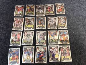 lot 26 image: 20 Nfl Football Cards