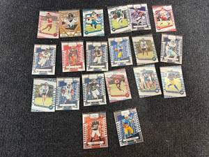 lot 28 image: 20 Nfl Football Cards