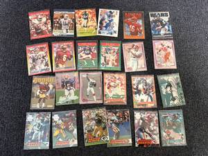 lot 35 image: 24 Nfl Football Cards