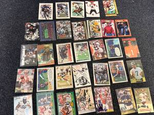 lot 37 image: Large Lot Of Nfl Football Cards