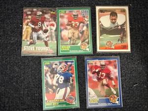 lot 39 image: 5 Nfl Hall Of Fame Football Cards
