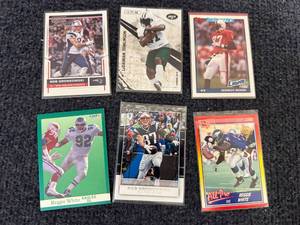 lot 41 image: 6 Nfl Football Cards