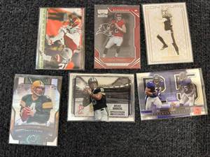 lot 46 image: 5 Nfl Football Cards