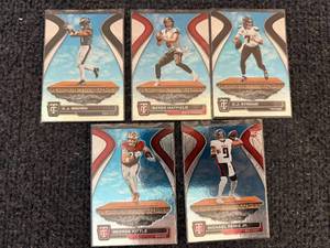 lot 47 image: 5 Nfl Football Cards