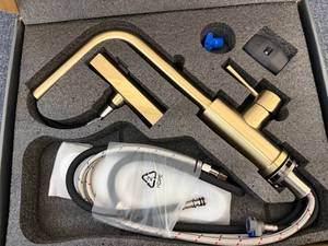 lot 50 image: Sanitary Ware Brushed Gold Basin Faucet